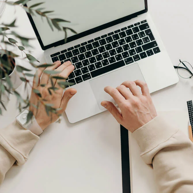 TYPING IN LAPTOP for seo
